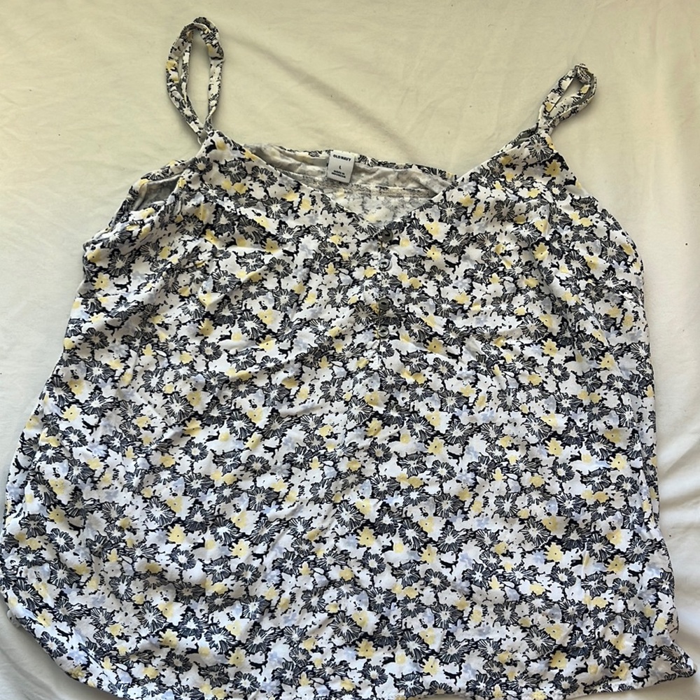 Old Navy floral strappy tank with buttons L